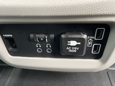 Used 2021 Honda Pilot Touring image 42