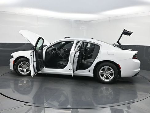 Used 2022 Dodge Charger SXT w/ Leather Interior Group RWD image 37