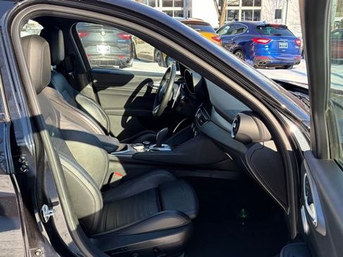 Used 2022 Alfa Romeo Giulia Veloce image 37