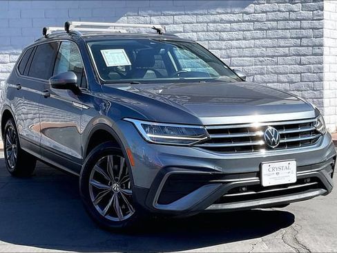 Used 2022 Volkswagen Tiguan SE w/ Panoramic Sunroof Package AWD/4WD image 12