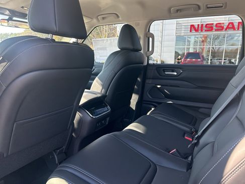 New 2026 Nissan Armada SV image 12