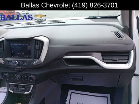 Certified 2023 GMC Terrain SLE w/ Driver Convenience Package AWD/4WD image 30