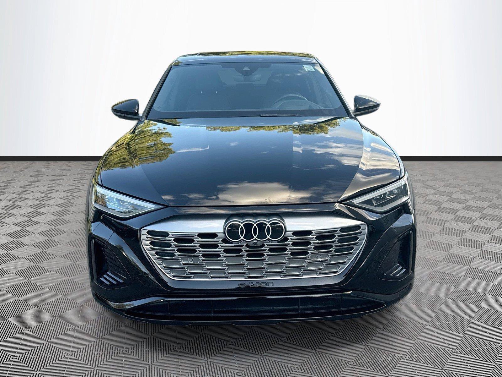 Used 2024 Audi Q8 e-tron Prestige AWD/4WD image 2