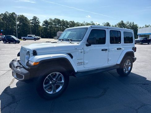 Used 2018 Jeep Wrangler Unlimited Sahara AWD/4WD image 7
