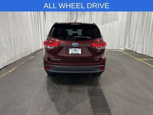 Used 2019 Toyota Highlander XLE image 4