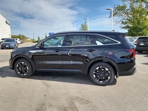 New 2026 Kia Sorento S image 7