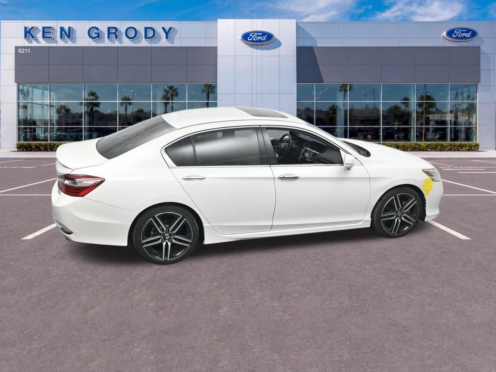 Used 2016 Honda Accord Touring image 12