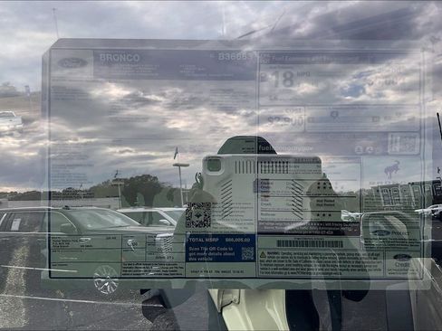 New 2025 Ford Bronco Outer Banks w/ Sasquatch Package image 14