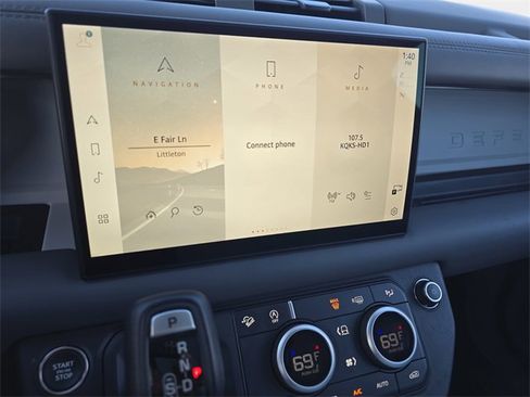 Used 2025 Land Rover Defender 110 S image 19