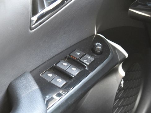 Used 2021 Toyota Prius XLE AWD/4WD image 14