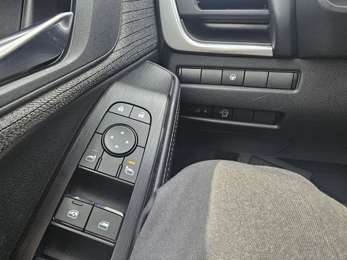 Used 2023 Nissan Rogue SV image 24