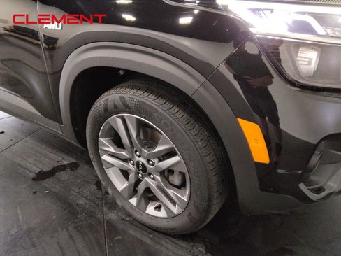 Used 2023 Kia Seltos S image 41