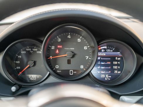 Used 2025 Porsche 718 Cayman Style Edition image 14