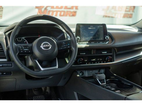 Used 2024 Nissan Rogue SV w/ SV Premium Package FWD image 33