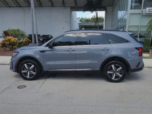 Used 2023 Kia Sorento S w/ Panoramic Sunroof Package FWD image 5