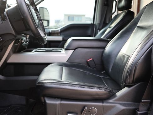 Used 2017 Ford F250 Lariat w/ Chrome Package image 30