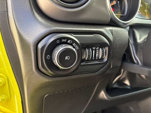 Used 2022 Jeep Wrangler Unlimited Sport AWD/4WD image 19