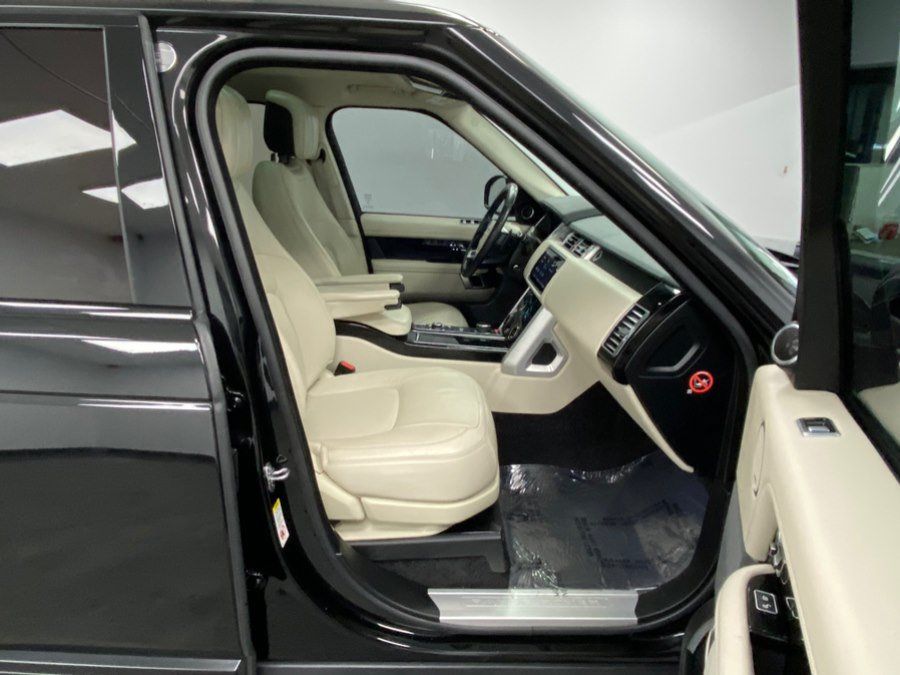 Used 2018 Land Rover Range Rover Supercharged AWD/4WD image 23