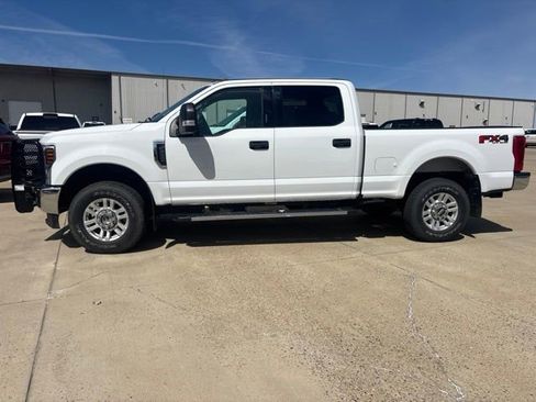 Used 2018 Ford F250 XLT w/ XLT Value Package AWD/4WD image 2