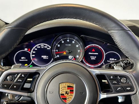 Certified 2023 Porsche Cayenne w/ Premium Package AWD/4WD image 27