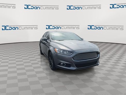Used 2014 Ford Fusion SE w/ Equipment Group 202A FWD image 2