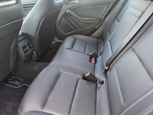 Used 2019 Mercedes-Benz CLA 250 4MATIC image 31