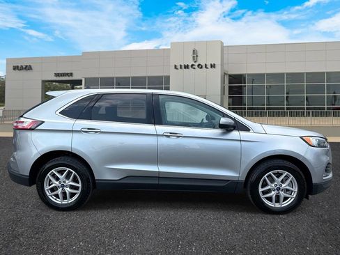 Used 2024 Ford Edge SEL w/ Convenience Package AWD/4WD image 2