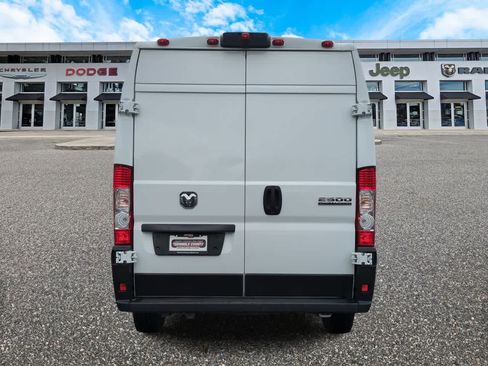 Used 2025 RAM ProMaster 2500 w/ Convenience Group FWD image 7