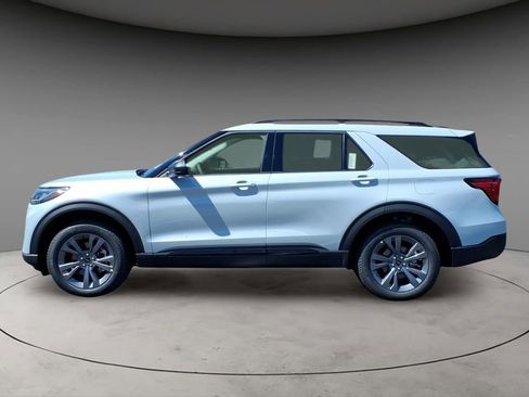 New 2026 Ford Explorer Active image 2