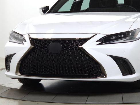 Used 2023 Lexus ES 350 F Sport w/ Accessory Package (Z2) FWD image 3