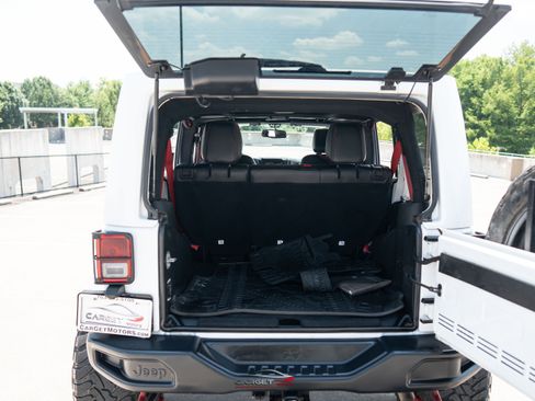 Used 2017 Jeep Wrangler Unlimited Rubicon AWD/4WD image 43