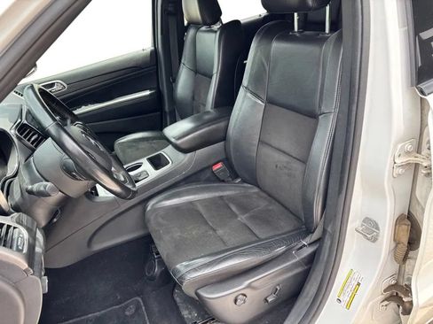 Used 2019 Jeep Grand Cherokee Altitude AWD/4WD image 20