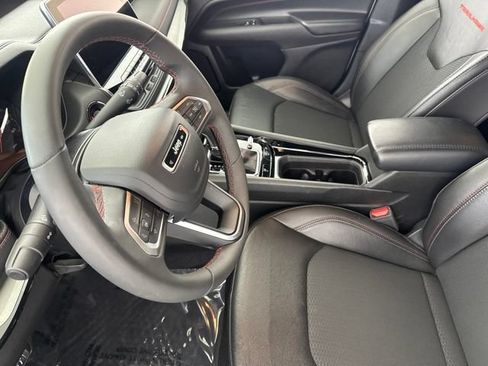 Used 2025 Jeep Compass Trailhawk AWD/4WD image 25