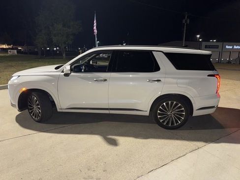 Used 2023 Hyundai Palisade Calligraphy image 5