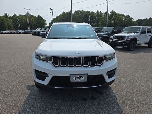 Certified 2025 Jeep Grand Cherokee Laredo X image 2