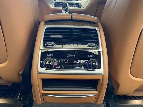 Used 2019 BMW 750i xDrive w/ Executive Package AWD/4WD image 17