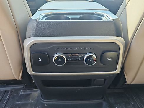 Used 2022 Ford Expedition Max XLT AWD/4WD image 21