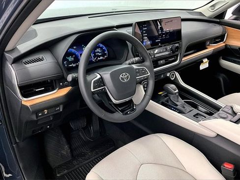 Used 2026 Toyota Grand Highlander Limited image 13