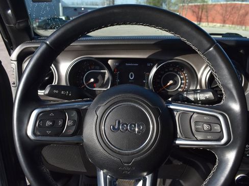 Used 2021 Jeep Wrangler Unlimited Sahara AWD/4WD image 29
