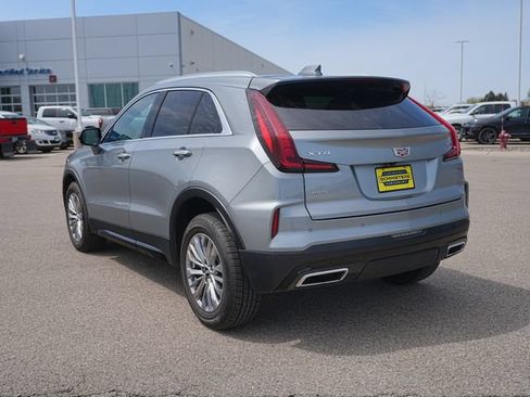 Used 2025 Cadillac XT4 Premium Luxury AWD/4WD image 8