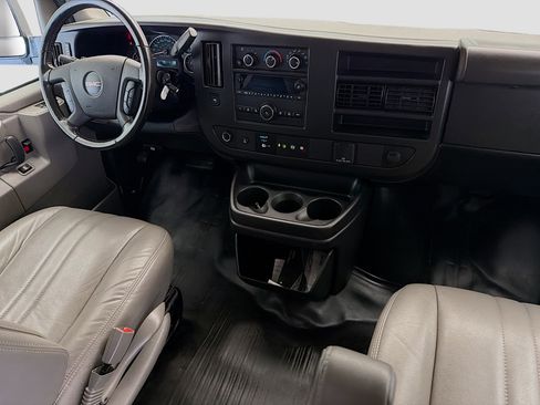 Used 2023 GMC Savana 2500 Extended w/ Driver Convenience Package image 11