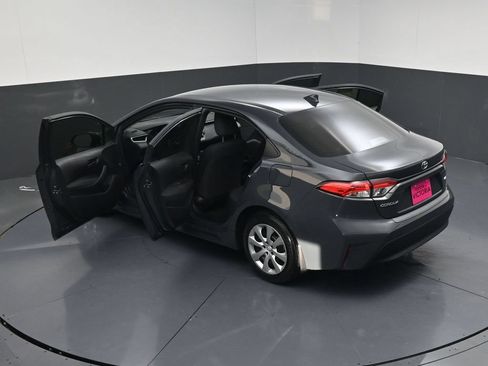 Used 2025 Toyota Corolla LE FWD image 22