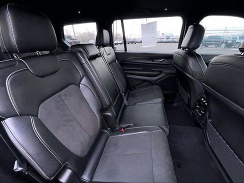 Used 2025 Jeep Grand Cherokee L Altitude image 29