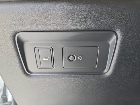 Used 2021 Land Rover Range Rover Sport HSE Silver Edition image 29