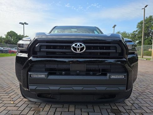 New 2026 Toyota 4Runner SR5 AWD/4WD image 2