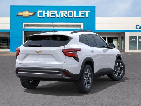 New 2026 Chevrolet Trax LT w/ LT Convenience Package FWD image 5