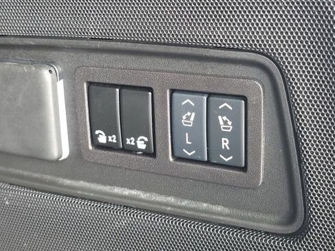 Used 2025 Cadillac Escalade Sport Platinum AWD/4WD image 10