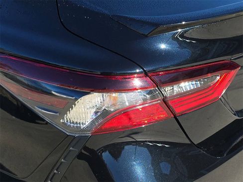 Used 2024 Toyota Camry SE image 37