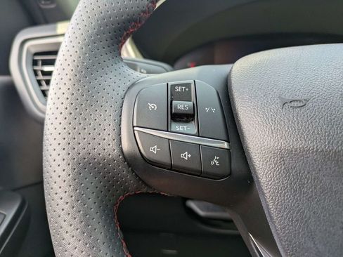 Used 2025 Ford Escape ST-Line FWD image 25