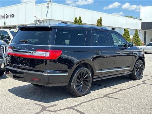 Used 2021 Lincoln Navigator L Reserve AWD/4WD image 2